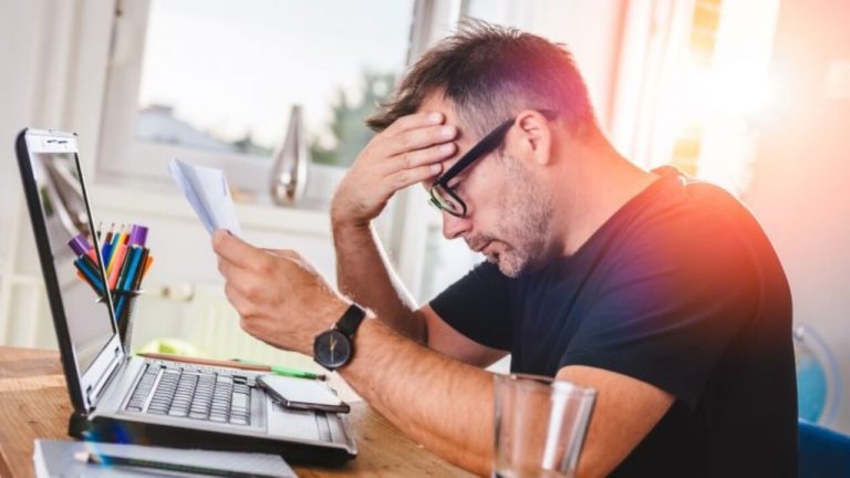 Common Problems Faced by Debt Collection Agents and How to Solve Them
